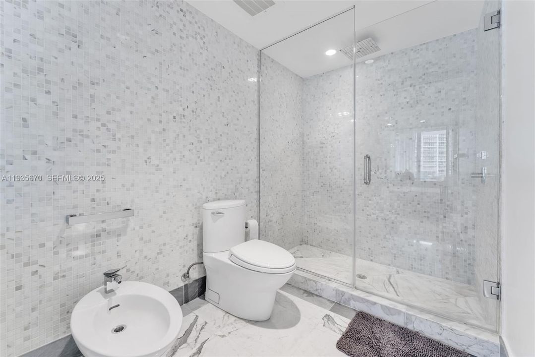 В аренду: $7,900 (2 спален, 2 ванн, 1500 Квадратных фут)