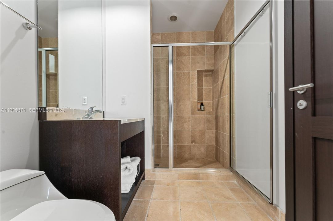 出租: $13,000 (3 贝兹, 3 浴室, 3016 平方英尺)