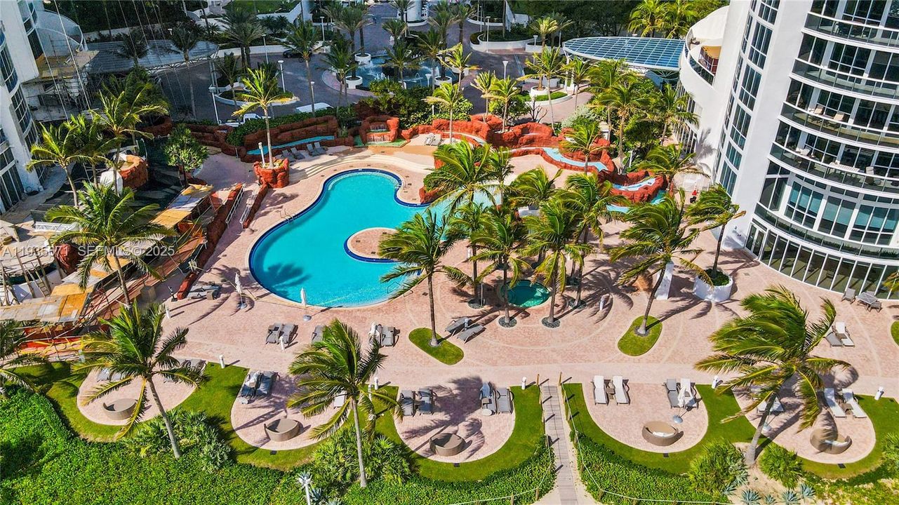 出租: $13,000 (3 贝兹, 3 浴室, 3016 平方英尺)