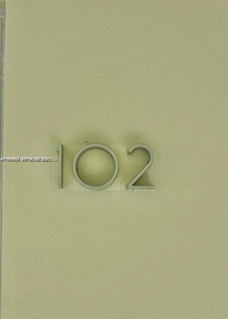 For Sale: $185,000 (2 beds, 1 baths, 714 Square Feet)