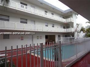 For Sale: $185,000 (2 beds, 1 baths, 714 Square Feet)