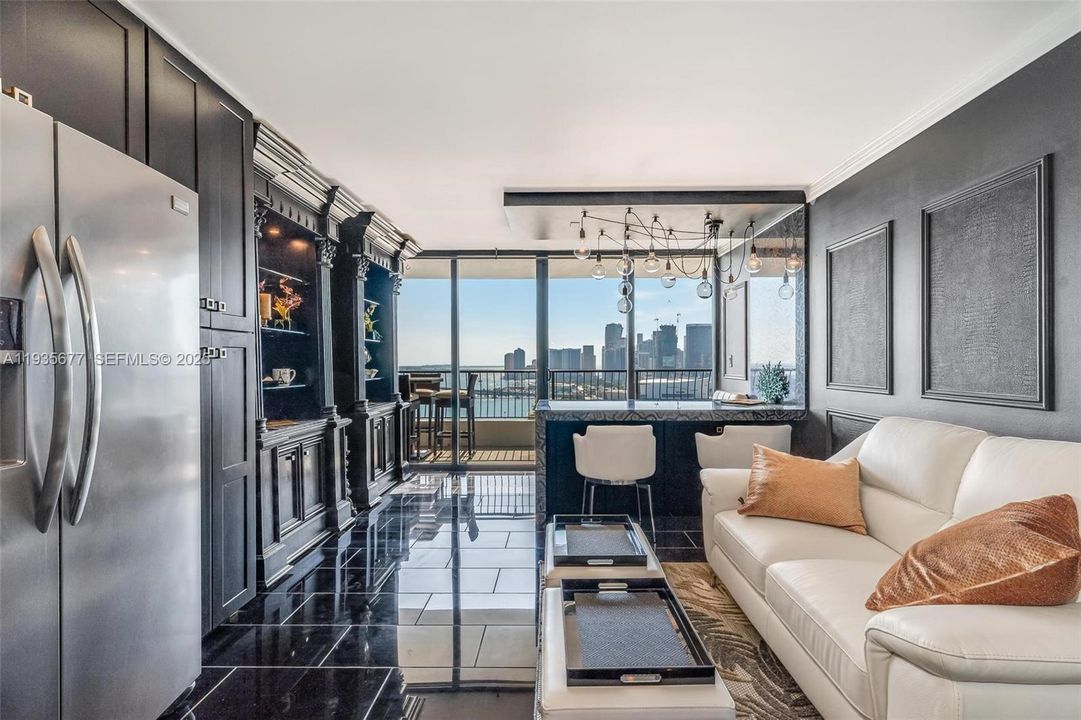 待售: $430,000 (2 贝兹, 1 浴室, 800 平方英尺)