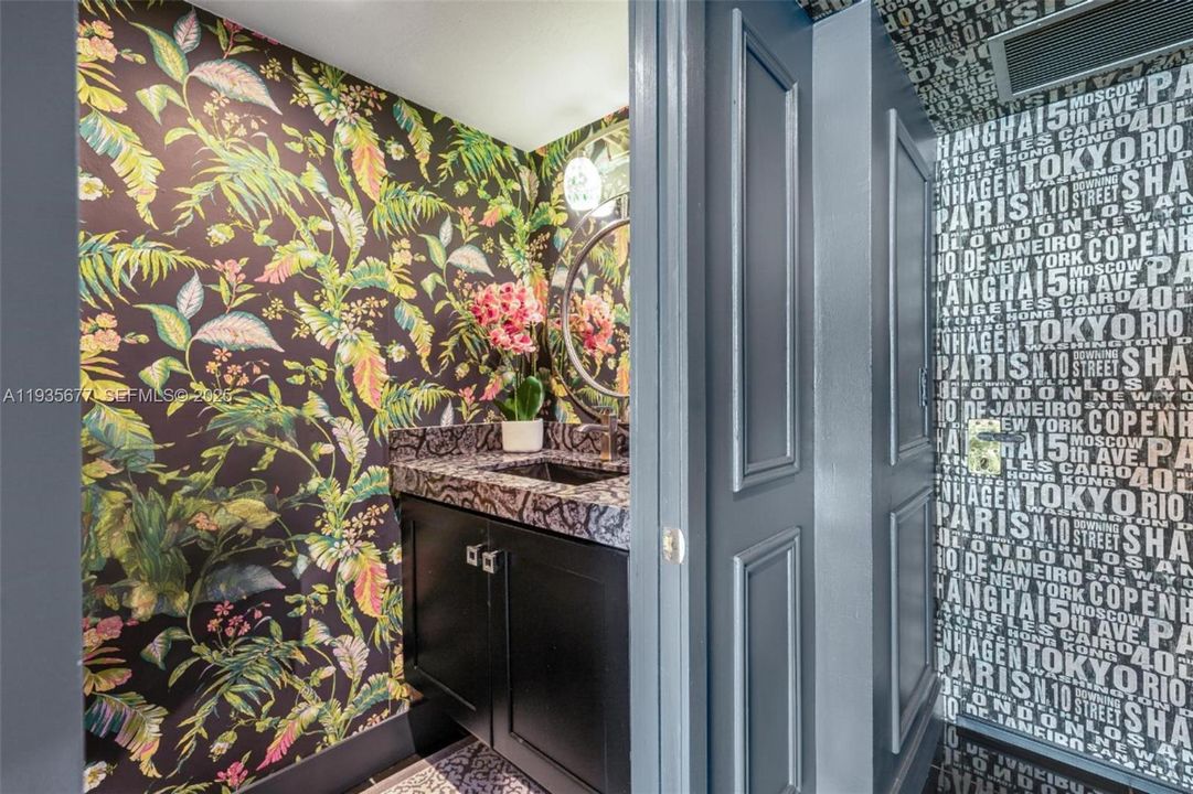 待售: $430,000 (2 贝兹, 1 浴室, 800 平方英尺)