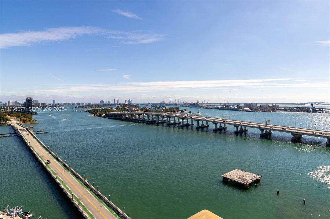 待售: $430,000 (2 贝兹, 1 浴室, 800 平方英尺)