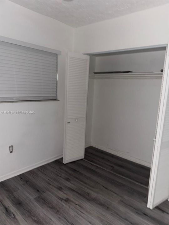 出租: $2,150 (2 贝兹, 1 浴室, 820 平方英尺)