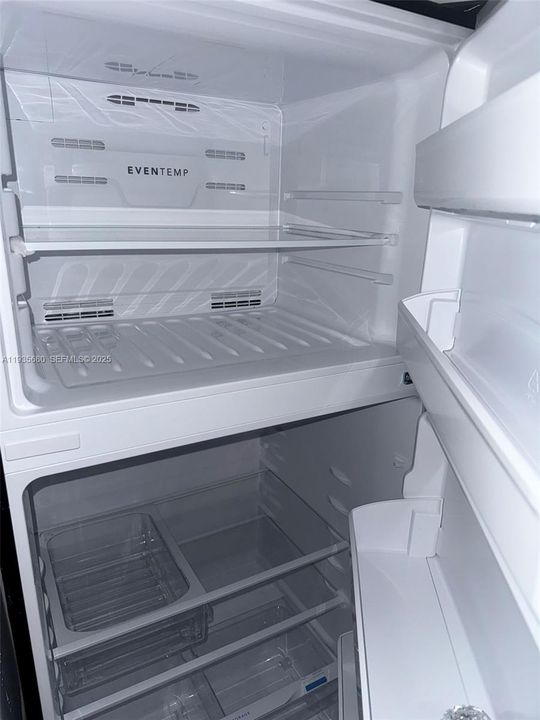 出租: $2,150 (2 贝兹, 1 浴室, 820 平方英尺)