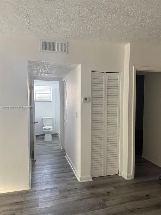 出租: $2,150 (2 贝兹, 1 浴室, 820 平方英尺)