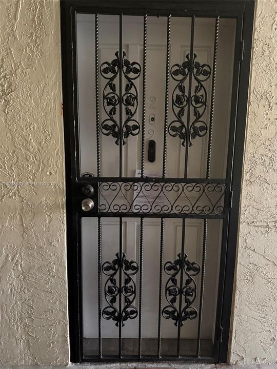 出租: $2,150 (2 贝兹, 1 浴室, 820 平方英尺)