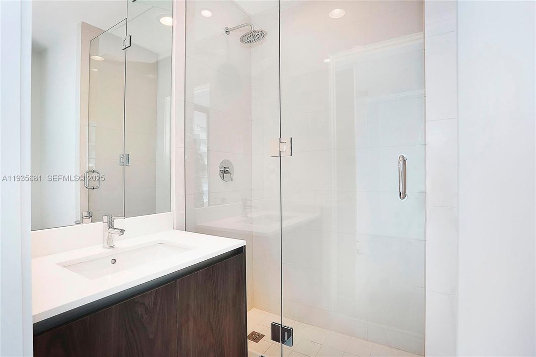 В аренду: $8,950 (3 спален, 3 ванн, 1649 Квадратных фут)