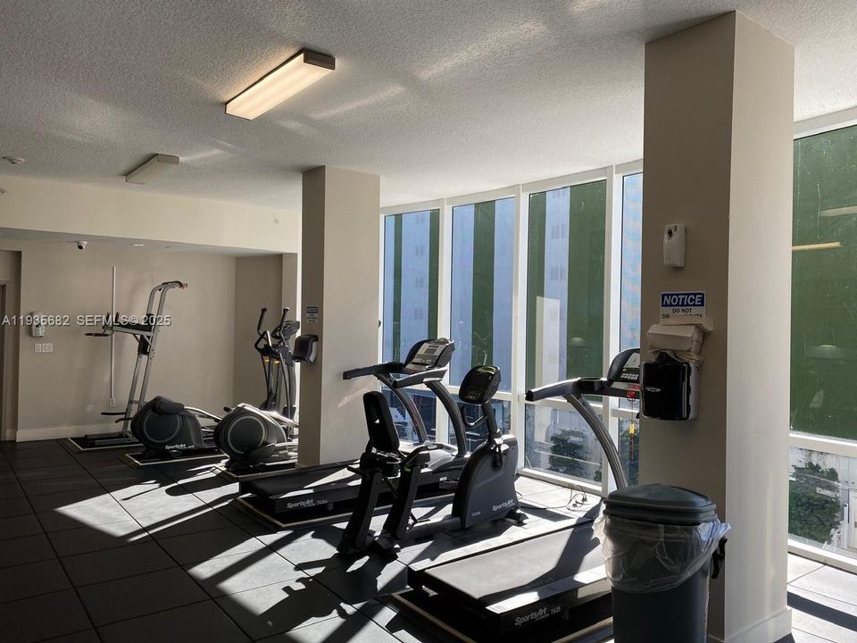 For Rent: $4,400 (3 beds, 2 baths, 1146 Square Feet)