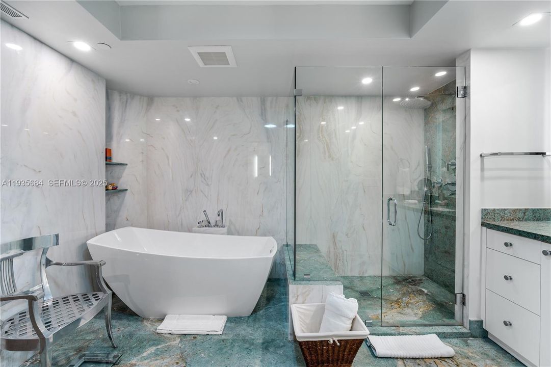 В аренду: $20,000 (3 спален, 4 ванн, 3680 Квадратных фут)