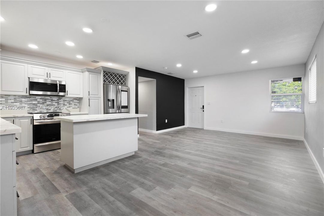 En Renta: $3,000 (3 camas, 2 baños, 1988 Pies cuadrados)