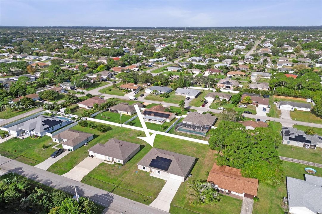 For Sale: $440,000 (5 beds, 2 baths, 2124 Square Feet)