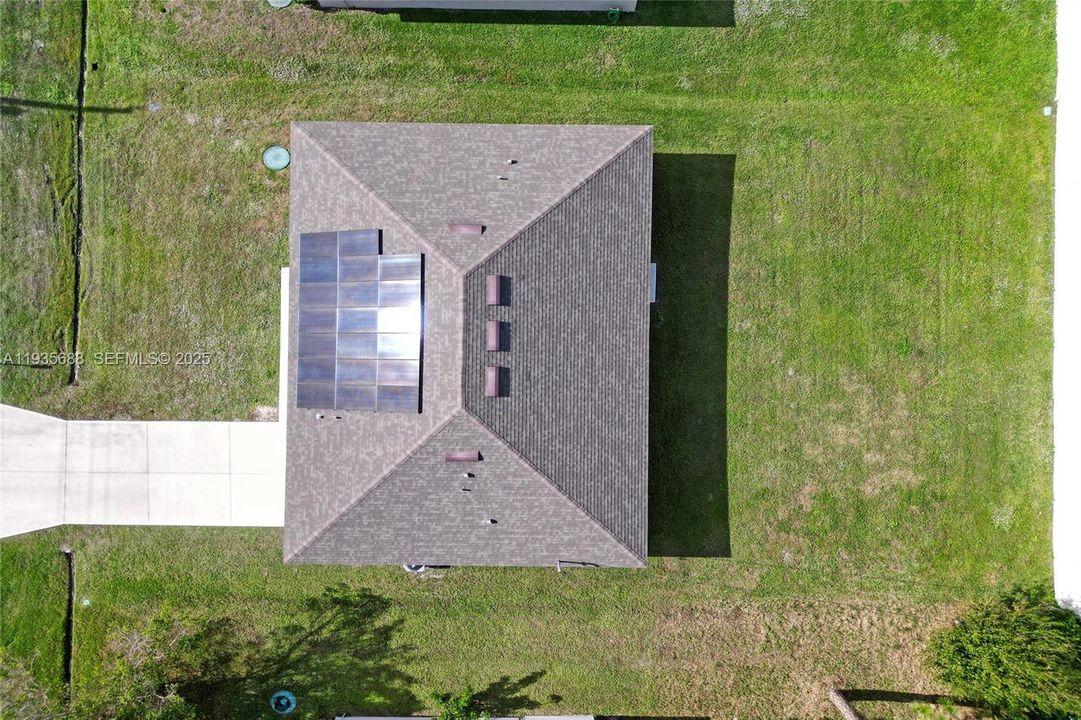 For Sale: $440,000 (5 beds, 2 baths, 2124 Square Feet)