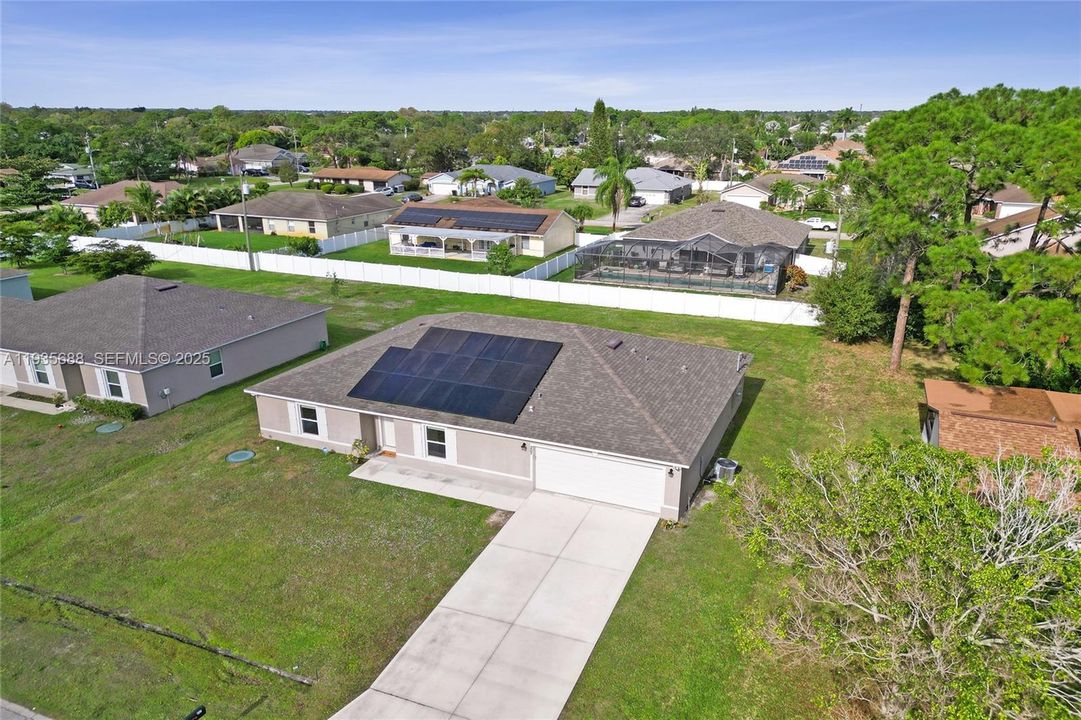 For Sale: $440,000 (5 beds, 2 baths, 2124 Square Feet)