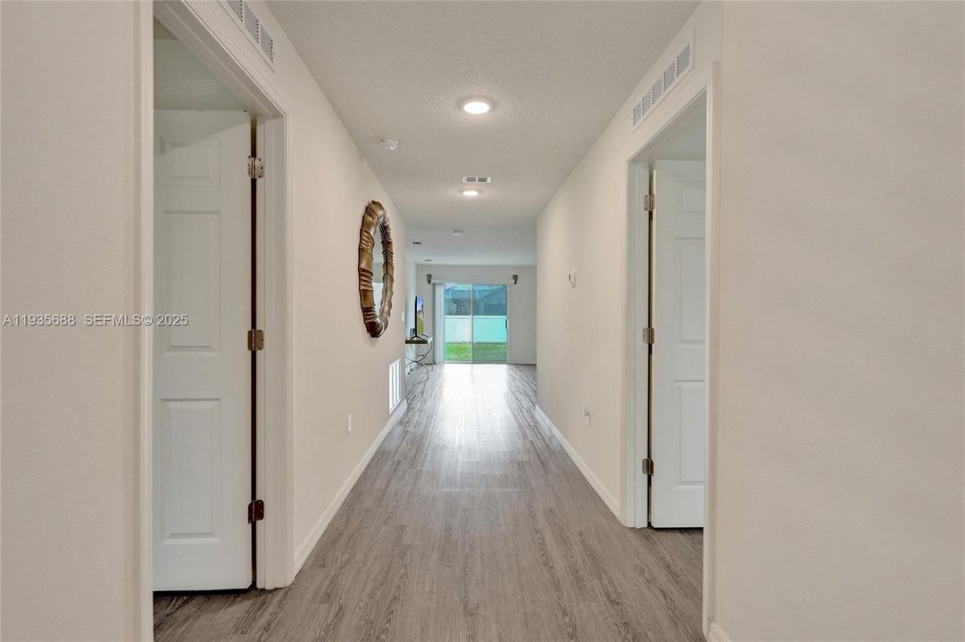 For Sale: $440,000 (5 beds, 2 baths, 2124 Square Feet)