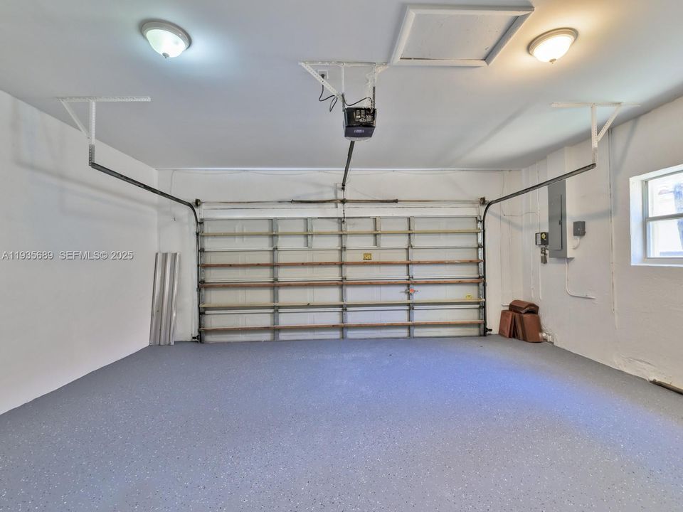 For Sale: $625,000 (3 beds, 2 baths, 1568 Square Feet)