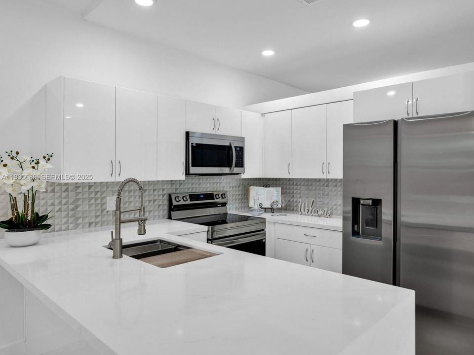 For Sale: $625,000 (3 beds, 2 baths, 1568 Square Feet)