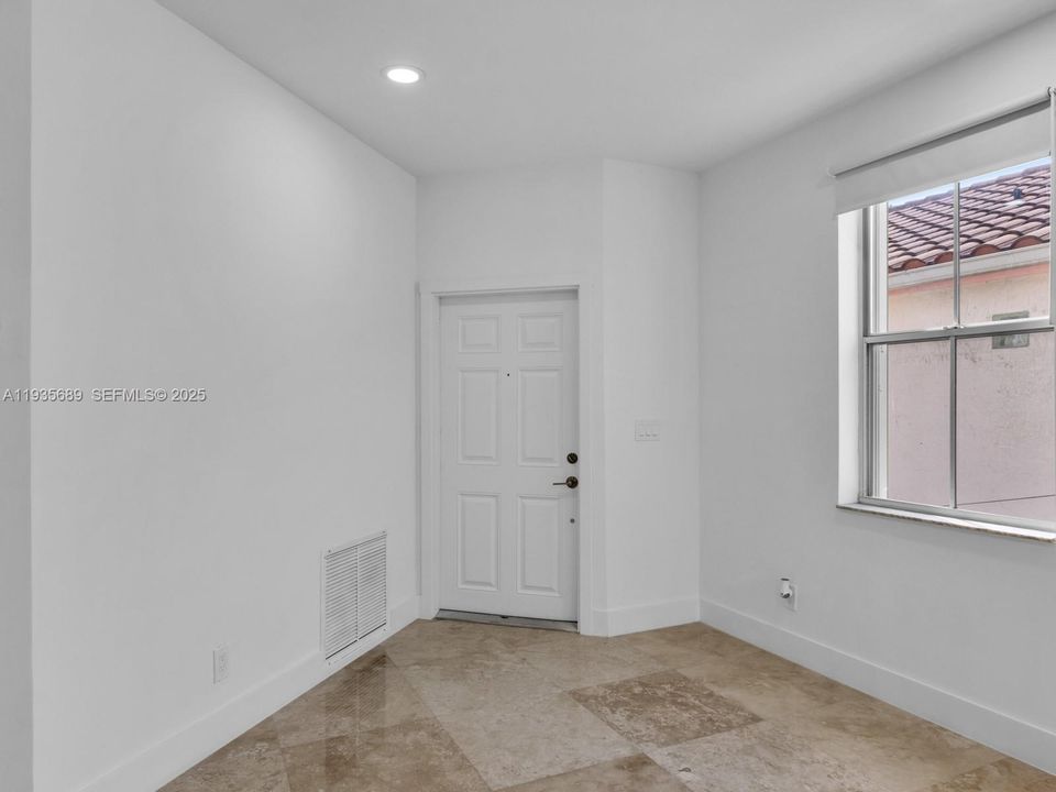 For Sale: $625,000 (3 beds, 2 baths, 1568 Square Feet)