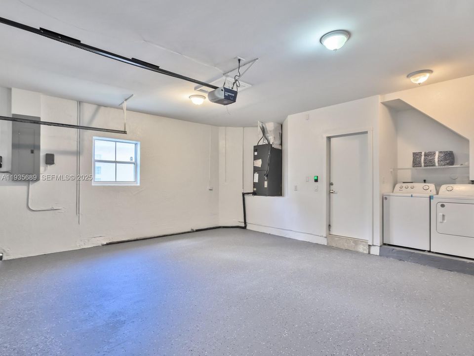 For Sale: $625,000 (3 beds, 2 baths, 1568 Square Feet)