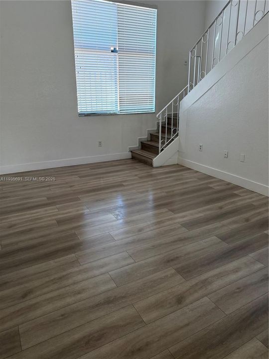 En Renta: $2,575 (3 camas, 2 baños, 972 Pies cuadrados)