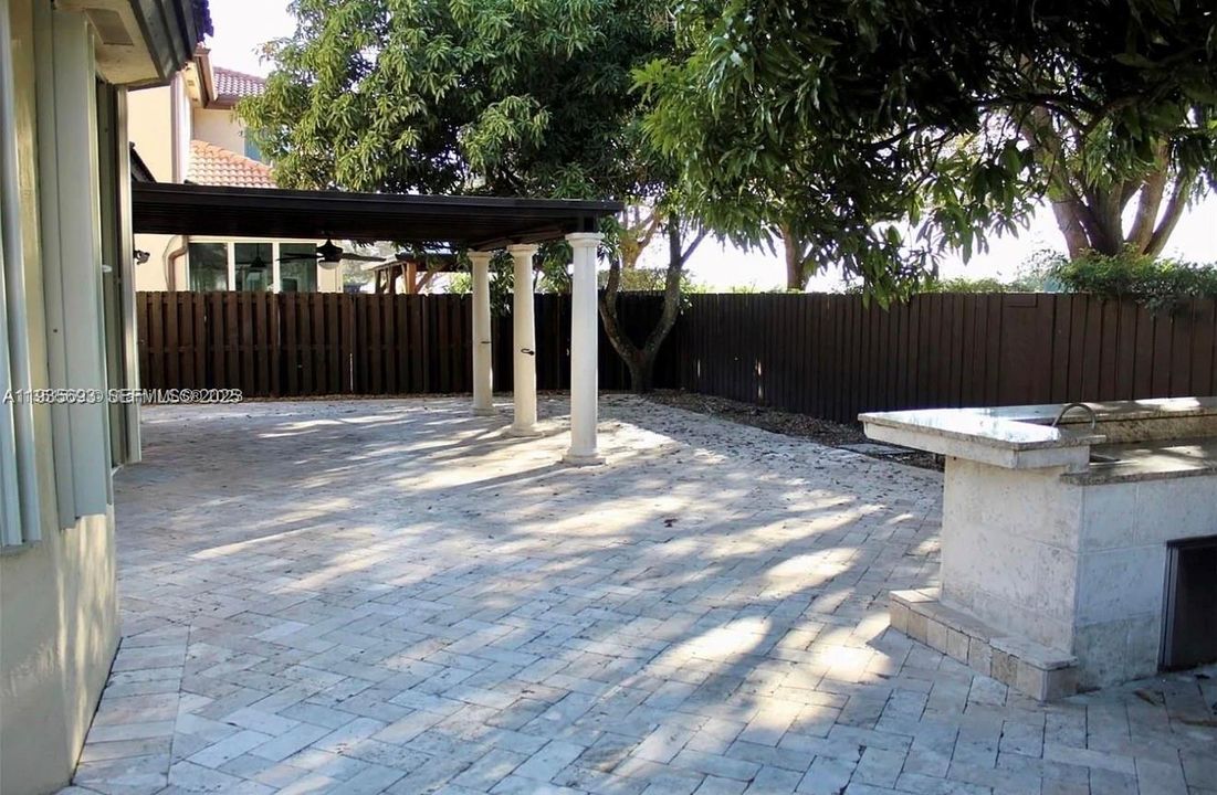 For Rent: $4,475 (5 beds, 3 baths, 2539 Square Feet)