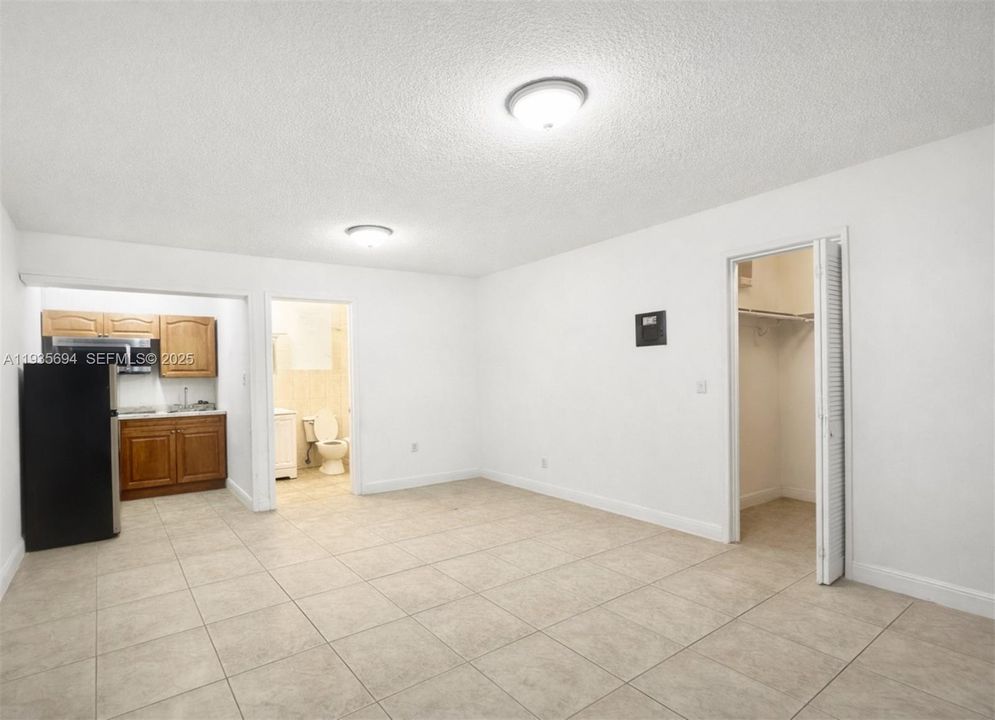 For Rent: $1,500 (0 beds, 1 baths, 2804 Square Feet)