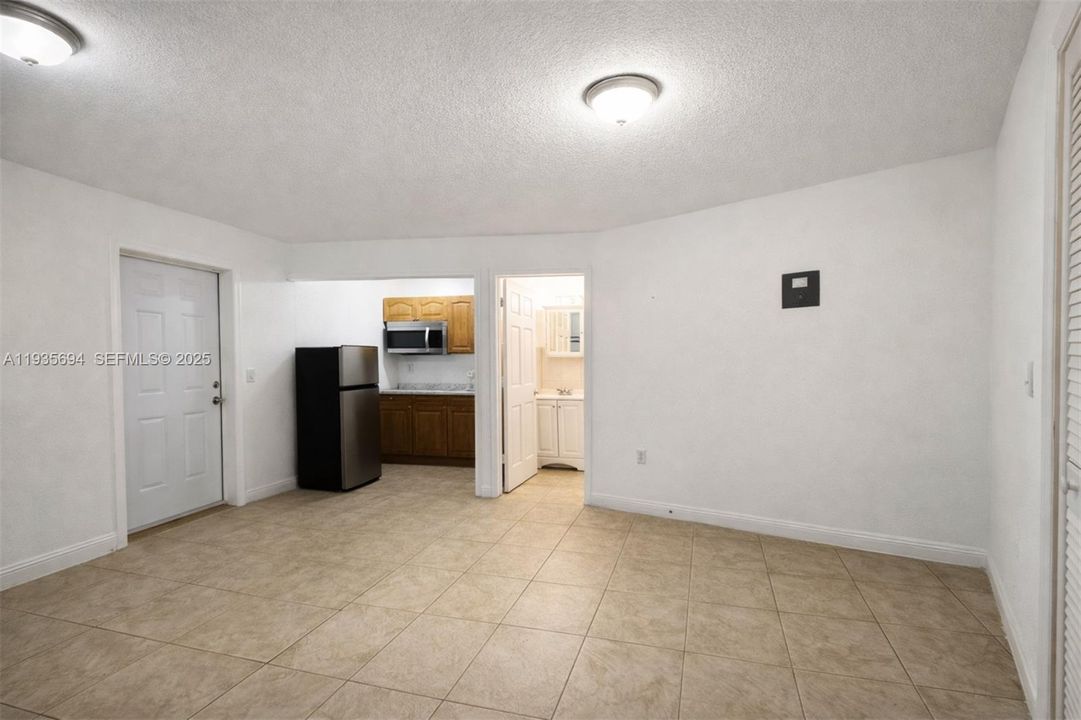 For Rent: $1,500 (0 beds, 1 baths, 2804 Square Feet)