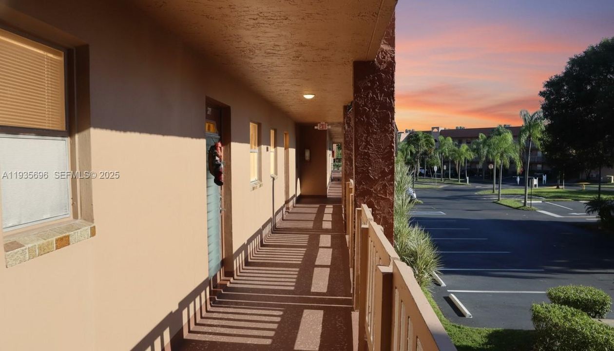 En Venta: $159,000 (2 camas, 2 baños, 850 Pies cuadrados)