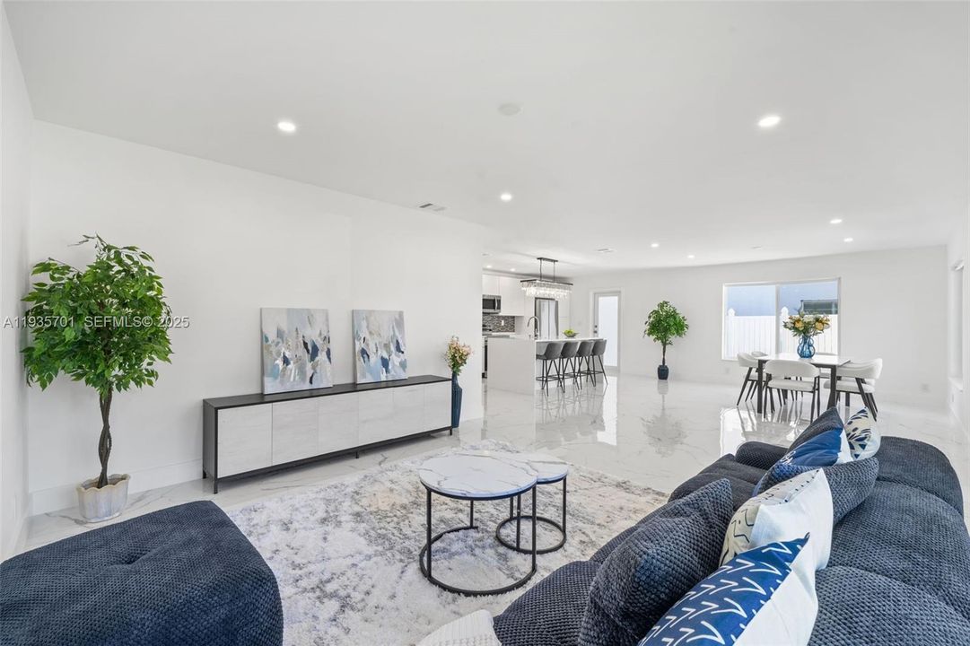 For Sale: $649,000 (3 beds, 2 baths, 1530 Square Feet)