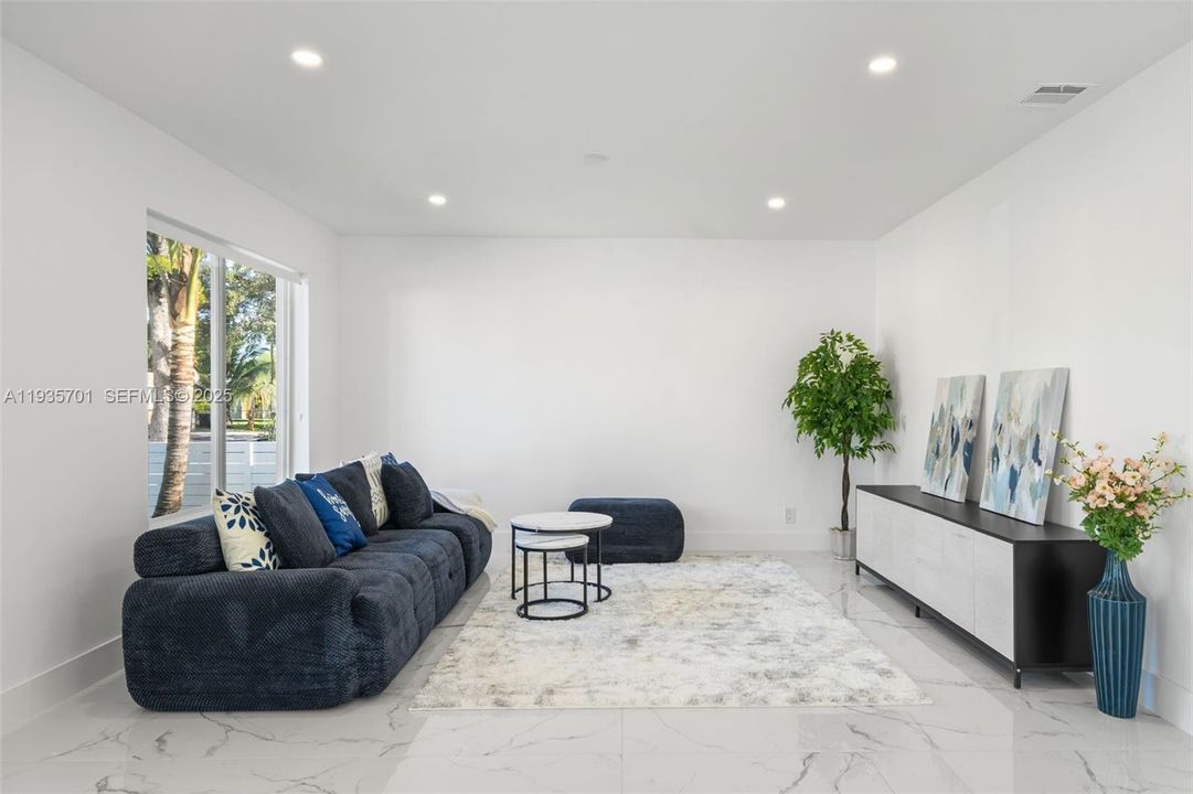 For Sale: $649,000 (3 beds, 2 baths, 1530 Square Feet)