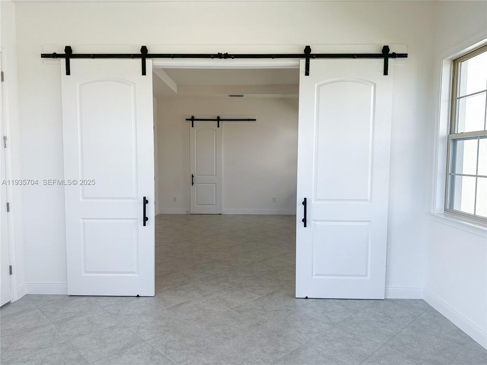 出租: $3,999 (3 贝兹, 2 浴室, 2424 平方英尺)