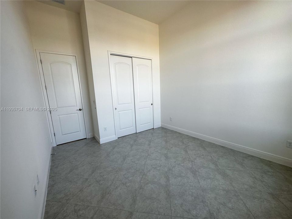 出租: $3,999 (3 贝兹, 2 浴室, 2424 平方英尺)