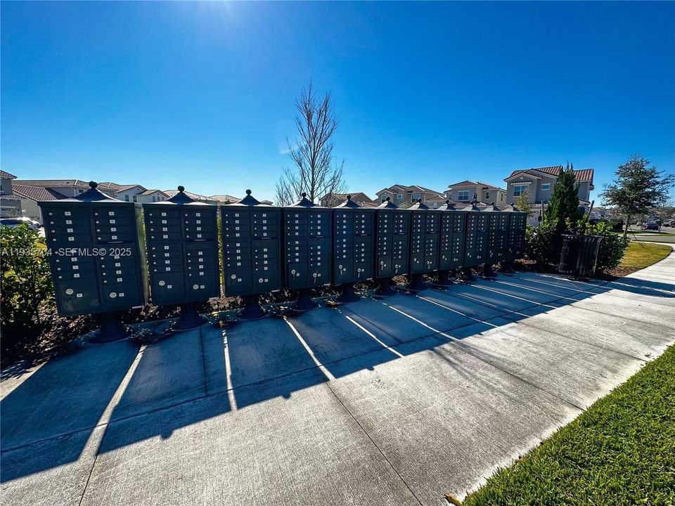 出租: $3,999 (3 贝兹, 2 浴室, 2424 平方英尺)