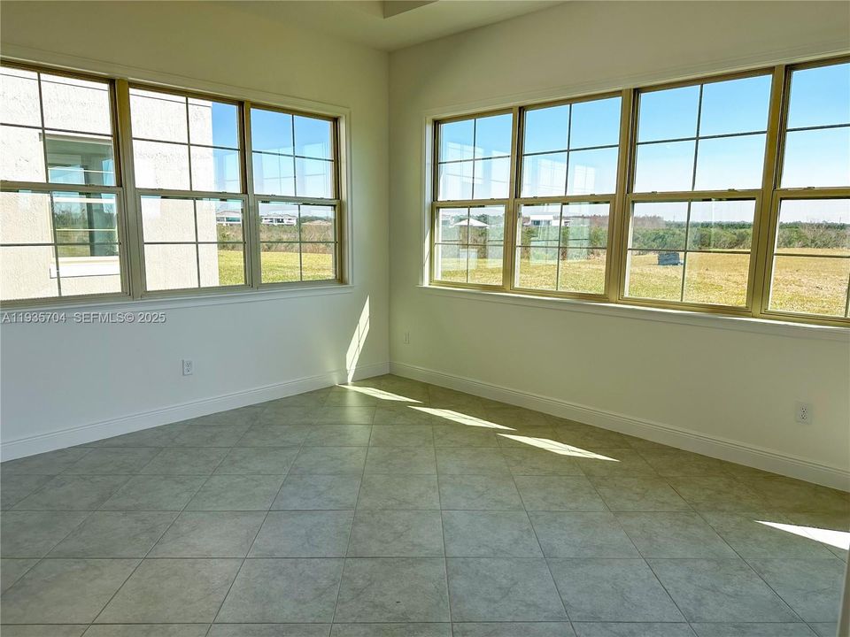 出租: $3,999 (3 贝兹, 2 浴室, 2424 平方英尺)