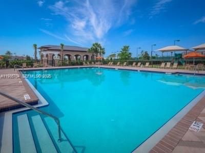 出租: $3,999 (3 贝兹, 2 浴室, 2424 平方英尺)