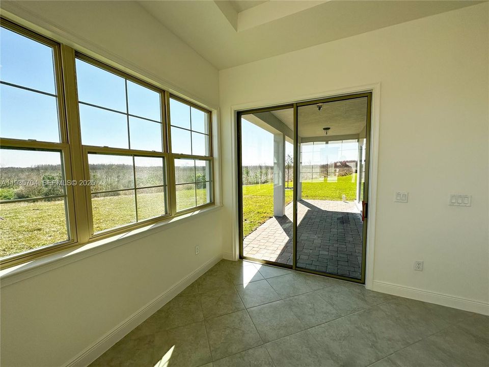 出租: $3,999 (3 贝兹, 2 浴室, 2424 平方英尺)