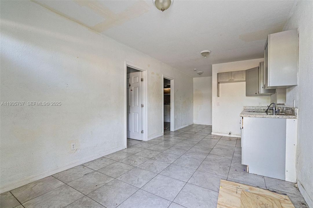 待售: $1,275,000 (0 贝兹, 0 浴室, 7382 平方英尺)