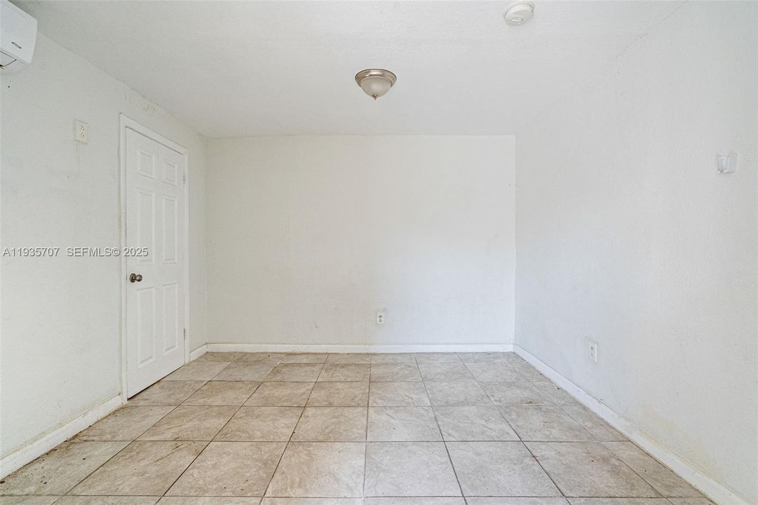 待售: $1,275,000 (0 贝兹, 0 浴室, 7382 平方英尺)