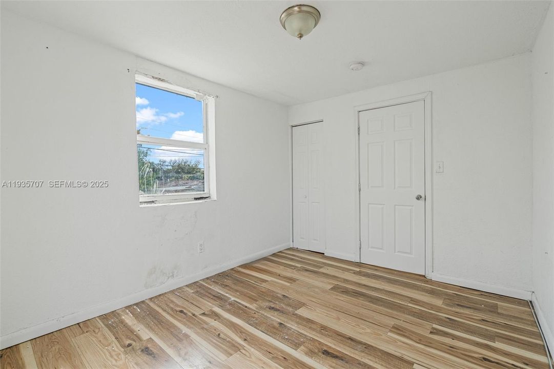 待售: $1,275,000 (0 贝兹, 0 浴室, 7382 平方英尺)