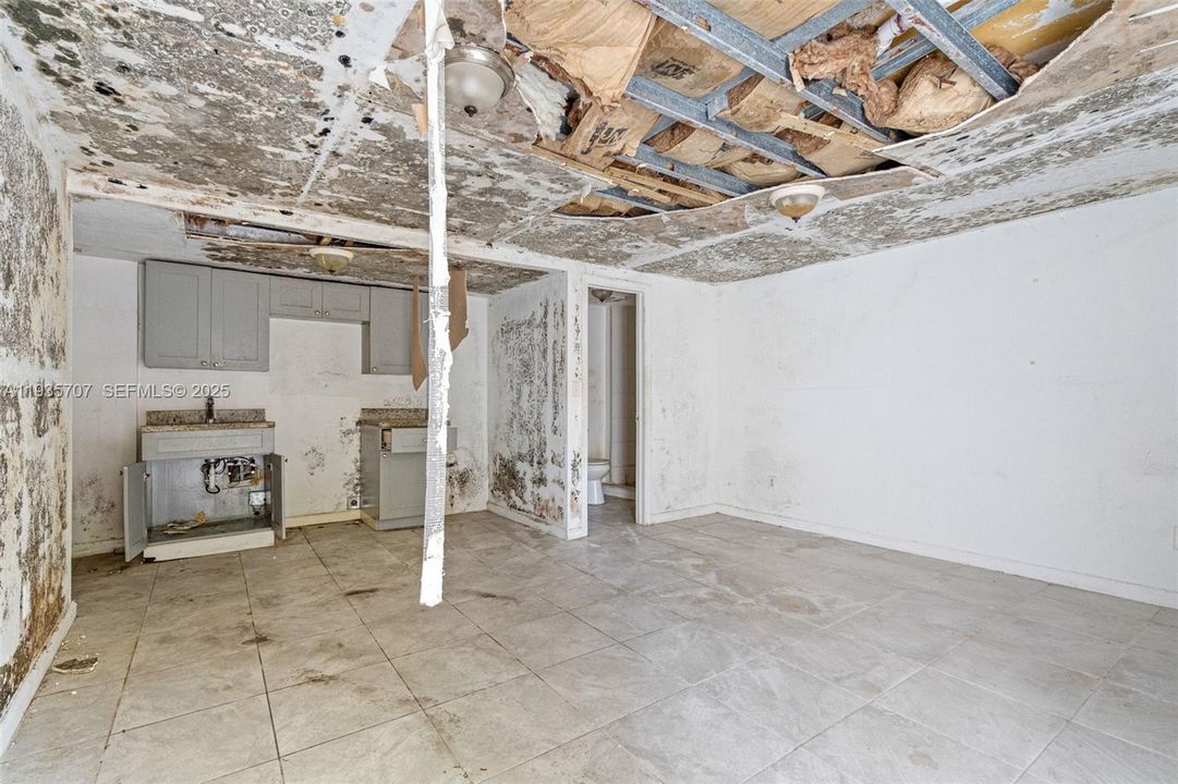 待售: $1,275,000 (0 贝兹, 0 浴室, 7382 平方英尺)