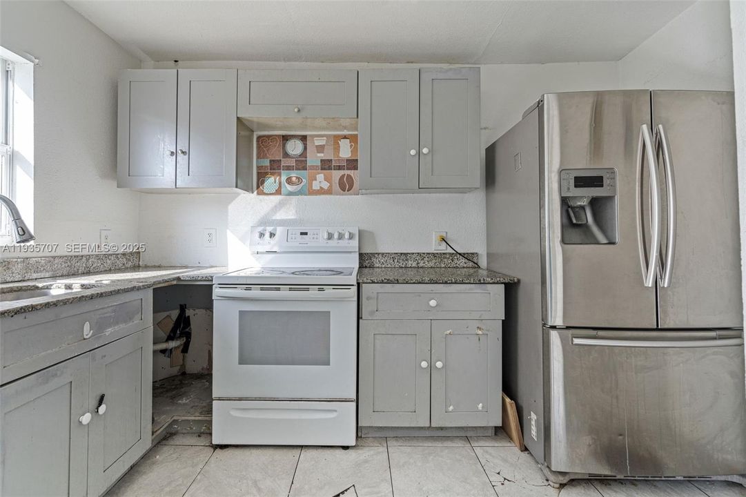 待售: $1,275,000 (0 贝兹, 0 浴室, 7382 平方英尺)