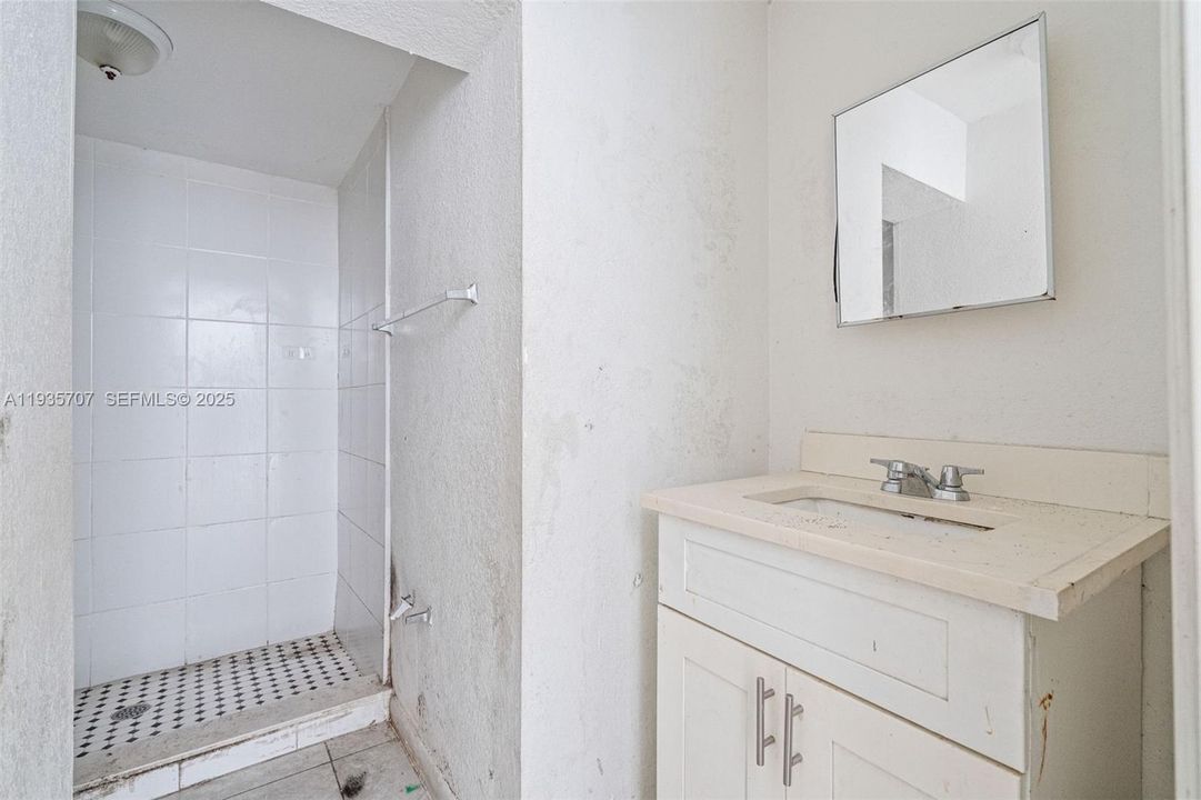 待售: $1,275,000 (0 贝兹, 0 浴室, 7382 平方英尺)