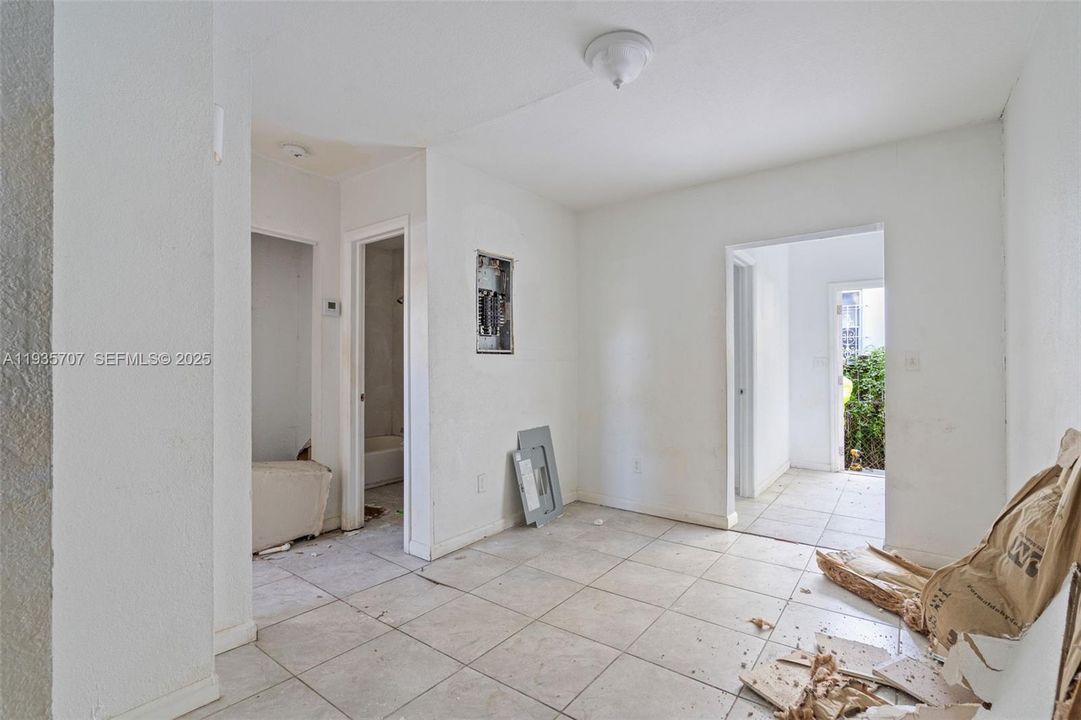 待售: $1,275,000 (0 贝兹, 0 浴室, 7382 平方英尺)