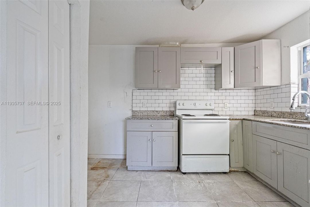 待售: $1,275,000 (0 贝兹, 0 浴室, 7382 平方英尺)