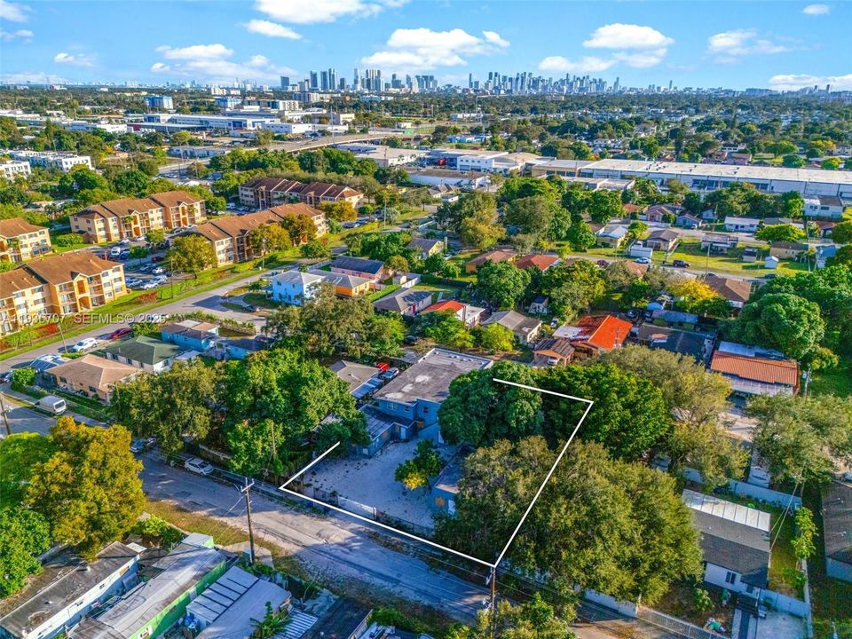 待售: $1,275,000 (0 贝兹, 0 浴室, 7382 平方英尺)