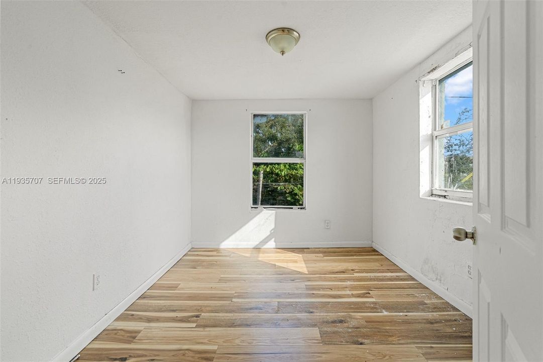 待售: $1,275,000 (0 贝兹, 0 浴室, 7382 平方英尺)