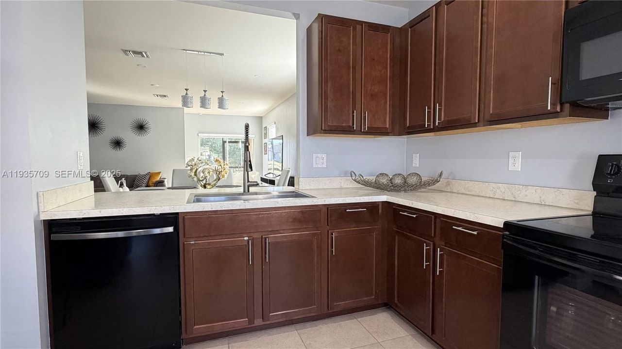 待售: $350,000 (3 贝兹, 2 浴室, 0 平方英尺)