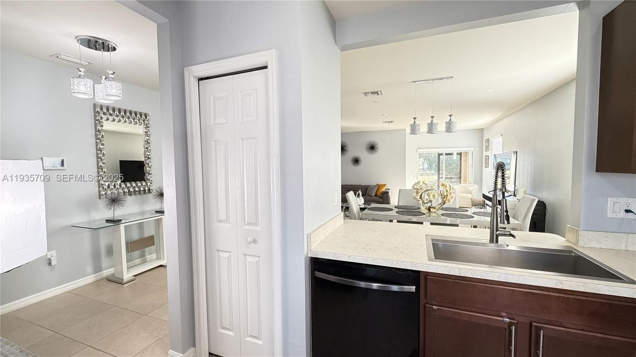 待售: $350,000 (3 贝兹, 2 浴室, 0 平方英尺)