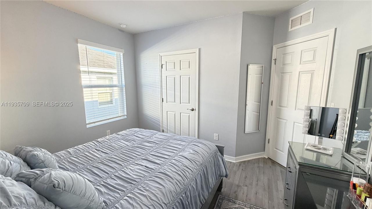 待售: $350,000 (3 贝兹, 2 浴室, 0 平方英尺)